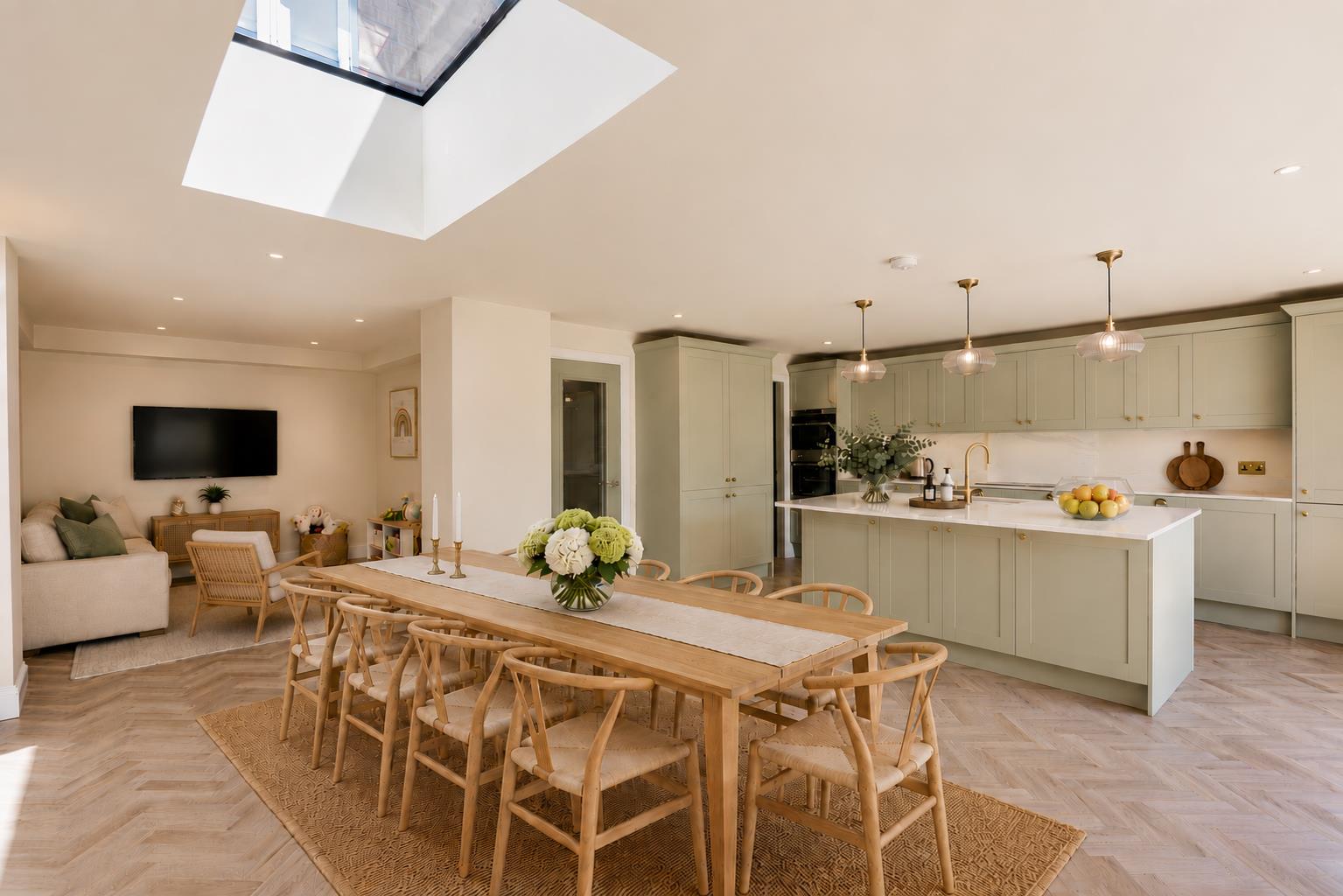 4 Queens Road, Egham